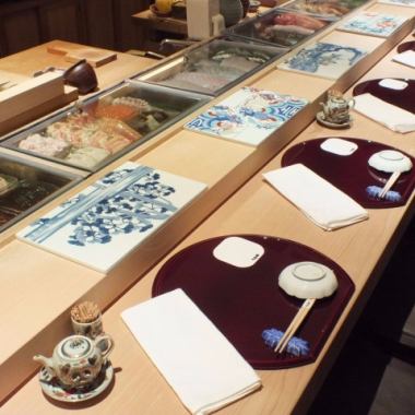 We use the dishes we use, Nabeshima yaki, Arita yaki.Especially the picture of Nabeshima Yaki is brilliant and beautiful, and the feelings will increase from before cooking comes out.By sticking to the atmosphere inside such stores, you can eat more deliciously.