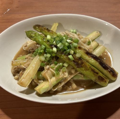 アスパラとえのきのバター焼き