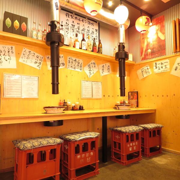 『まる助』では貸切りを承っております。職場の宴会や地域の集まりにご利用いただけます。飲み放題付きの宴会コースも各種ご用意していますので、併せてご利用いただければ大変お得です。お客様のご要望には可能な限りお応えしたいと思っております。人数・ご予算などお気軽にご相談ください。
