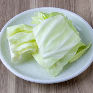 Refreshing Onion/Crispy Cabbage each