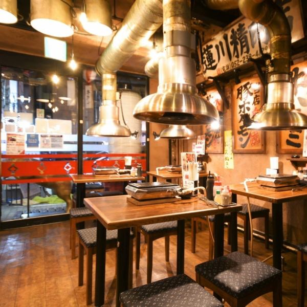 A popular horumon izakaya with a nostalgic Showa-era atmosphere! Our energetic staff create a lively atmosphere! It's perfect for any occasion, whether it's a meal after work, a quick drinking party, a party with friends, or a girls' yakiniku party.