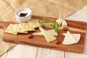 Assorted 4 types of cheese