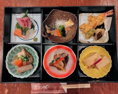 平日晚上限定“孙子”便当套餐 1,980 日元 + 1 杯饮料费