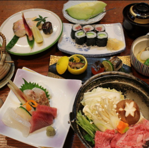Seasonal dishes and carefully selected alcoholic beverages