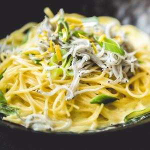 Ehime whitebait and Kujo green onion yuzu-flavored cream spaghetti-M