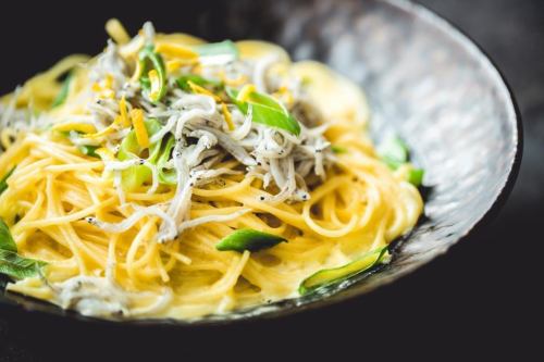Yuzu-flavored cream pasta with whitebait and Kujo green onions from Ehime Prefecture