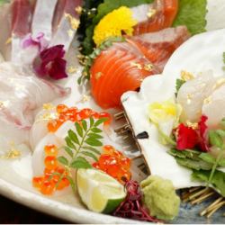 Assorted 5 kinds of gorgeous sashimi ~ Gold powder tailoring ~