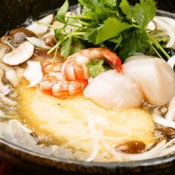 Lots of seafood ingredients! Ryugu Omelette ~Hot Japanese Fuan~