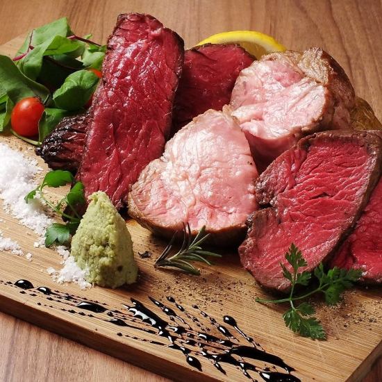 我們提供各種牛肉和豬肉吧菜單♪牛排一份500g 4,290日元♪