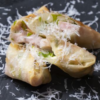 クリームチーズとゴルゴンゾーラの春巻き