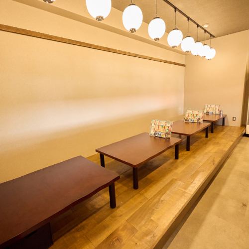 <p>アットホームな雰囲気が魅力の当店は、総席数41席で各種宴会に最適です。バリエーション豊富なメニューは、大人数での取り分けにもぴったり！「食べたいものがきっと見つかる」ラインナップで、皆様の楽しいひとときを演出します。鮮度と旬にこだわったお造りもご用意しております！</p>