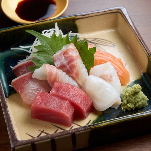 毎日市場から直送！鮮度と旬にこだわる絶品お造りとアラカルトメニュー⇒☆550円（税込）～☆