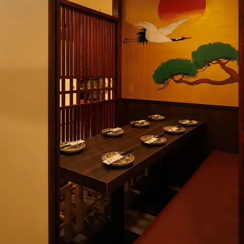<p>【中人数個室】会社飲み会や懇親会など様々なシーンに対応。</p>