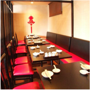 Private room! Slightly welcoming seat.Feel free to contact us as it can be divided into 4, 8 and 12 people.[Shinjuku Yoyogi Chinese Buffet All-you-can-eat All-you-can-drink izakaya Private room Lunch Gyoza Dim sum]