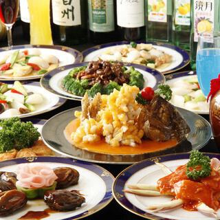 【学生套餐】本月推荐宴会套餐包含11道菜和2小时畅饮 ⇒ 2,980日元（含税）