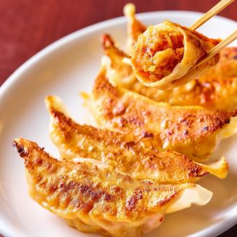 自家製キムチ餃子（6コ）