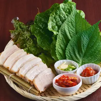 蒸し豚（包み野菜付）