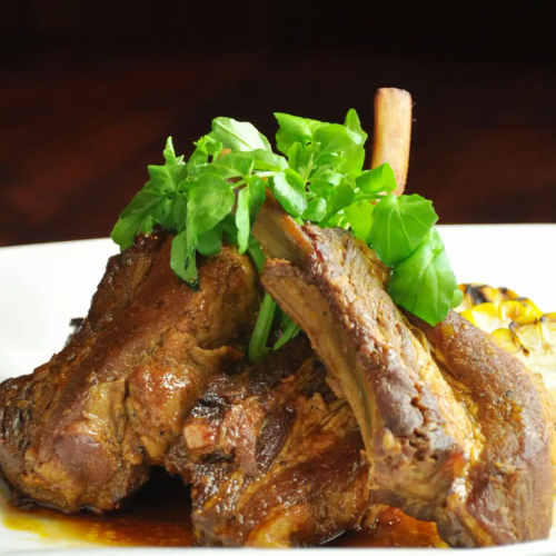 【名物スペアリブと削りたてチーズ】