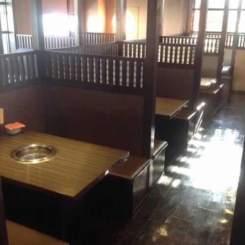 Spacious horigotatsu tatami room