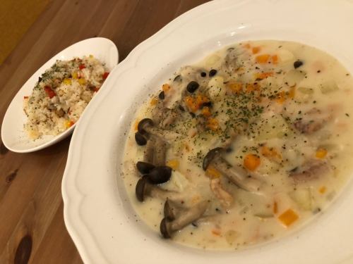 [B lunch] Chicken cream stew, salad, butter rice
