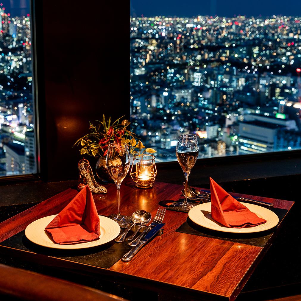 地上200mからの夜景を眺めながらXmas特製コースを♪