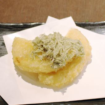 味の染みた大根天185円(税込)・キス198円(税込)