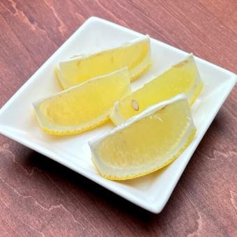 Cut lemon (half)