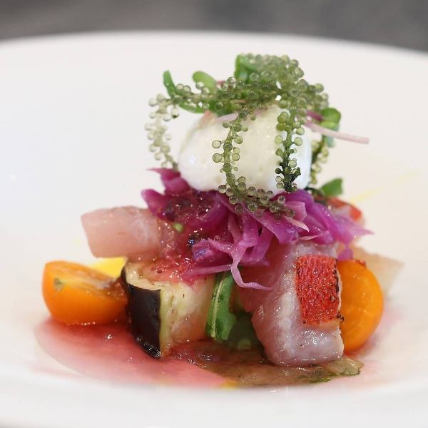 一皿一皿丁寧に、心を込めて。ただ美味しいだけでなくその見た目も楽しんでください。