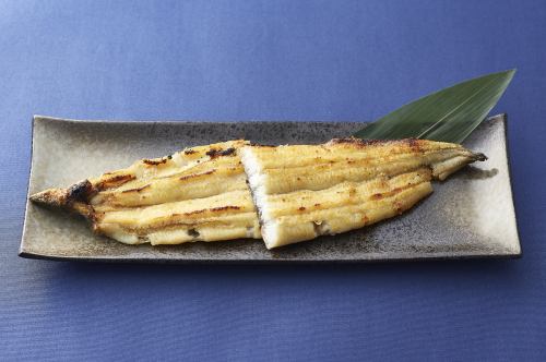 Medium-sized grilled eel