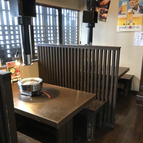 【Table seat for 3 to 6 people】