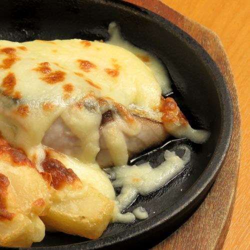 Grilled white fish from Miura with cheese