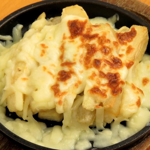 Grilled Miura make-in potatoes with cheese