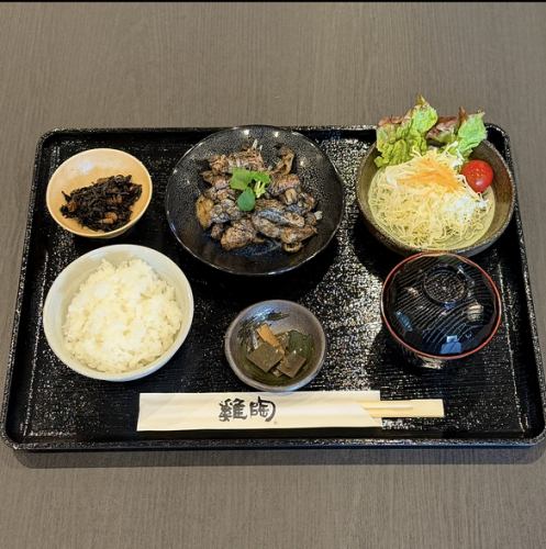 歐米雞腿炭烤套餐