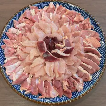 【深い旨味の黒鶏！】滋賀県産地鶏・近江黒鶏鍋