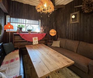 Perfect for important anniversaries or when you want to drink with a large group of people. We also have sofa seats where you can sit comfortably.