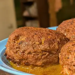 [Nighttime only] Hand-kneaded stewed hamburger steak