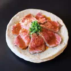 モモ肉のたたき