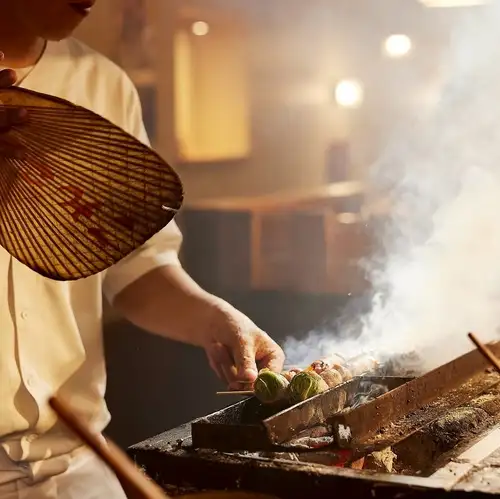 ほのかに香る炭の薫りが最高の調味料