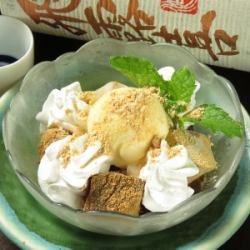 黒糖寒天とわらび餅の和風パフェ