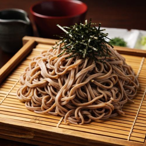 Irregularly cut soba noodles