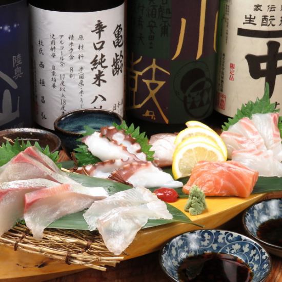 Moments of tasting fresh seafood dishes and brewed sake inside the shop where jazz flows