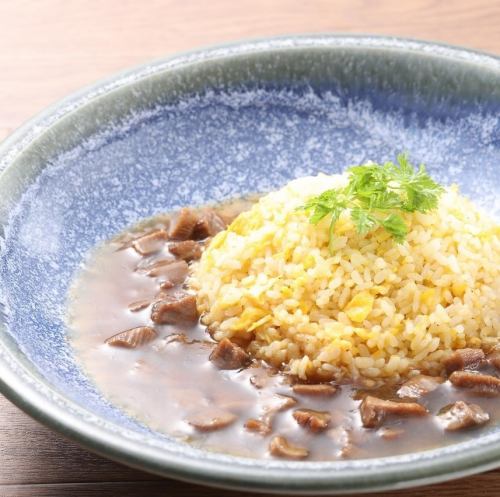 タンもとの煮込み　餡掛け焼き飯