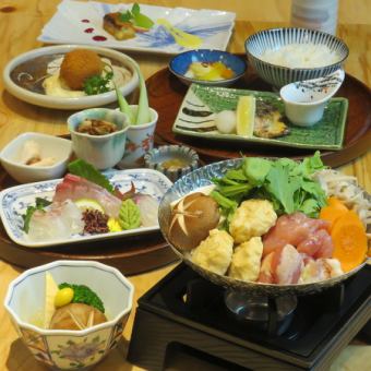 ■ Ateniyoru 雞肉壽喜燒小火鍋套餐。120分鐘無限暢飲，原價6500日圓 → 使用優惠券後6000日圓。