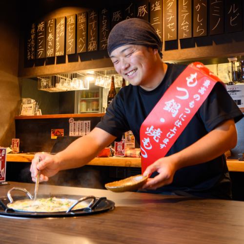 我們的烤內臟和牛骨火鍋大師將為您烹調出完美佳餚。