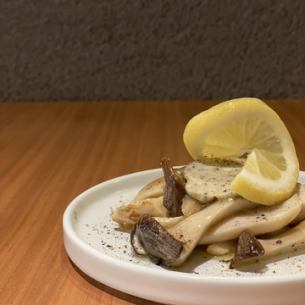 杏鲍菇佐凤尾鱼黄油