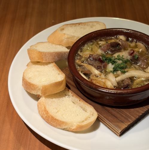 沙棘刺身和白玉菇配蔥花和鹽蒜