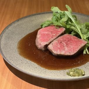 和牛牛排配黑醋栗柚子醋