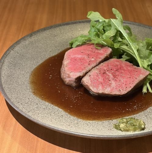 国産和牛をこだわりのソースで味わう