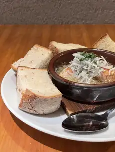 背徳のしらすと博多明太子のアヒージョ