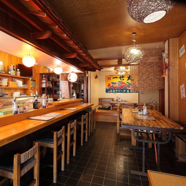 当店では、最大30名様までの宴会貸切が可能となっており、大切な集まりやパーティにぴったりです。新鮮な食材を使った多彩なコースメニューに豊富なドリンクの飲み放題付きのコースもあるので、仲間との特別な時間を演出するのに最適です。貸切利用をご希望の方は、どうぞお気軽にご相談ください。